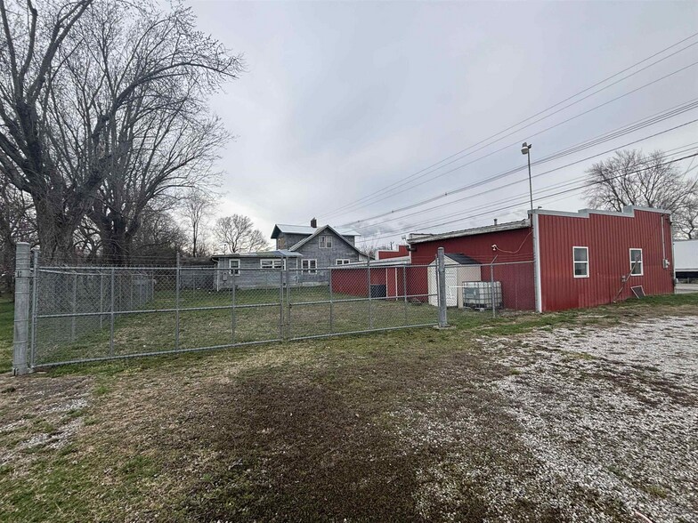More Photos Of 1541 State Route 7, Gallipolis Flex For Lease