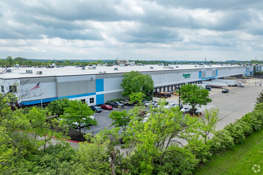 More Photos Of 9701 Windisch Rd, West Chester Distribution For Lease
