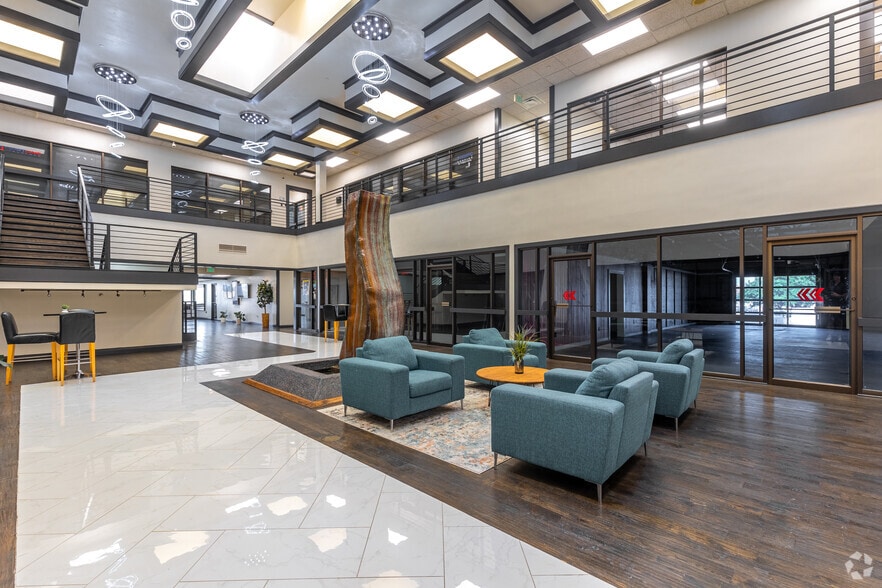 More Photos Of 5751 Kroger Dr, Fort Worth Office For Lease