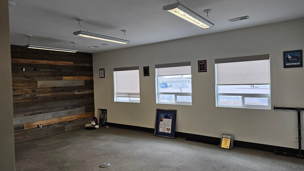 More Photos Of 2535 N Boulevard, Idaho Falls Office For Sale