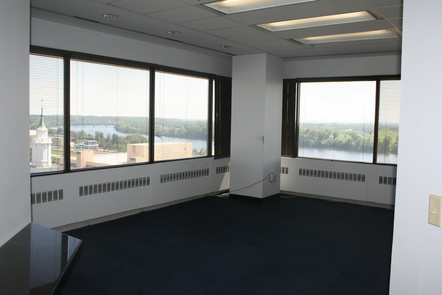 More Photos Of 1350 Main St, Springfield Office For Lease