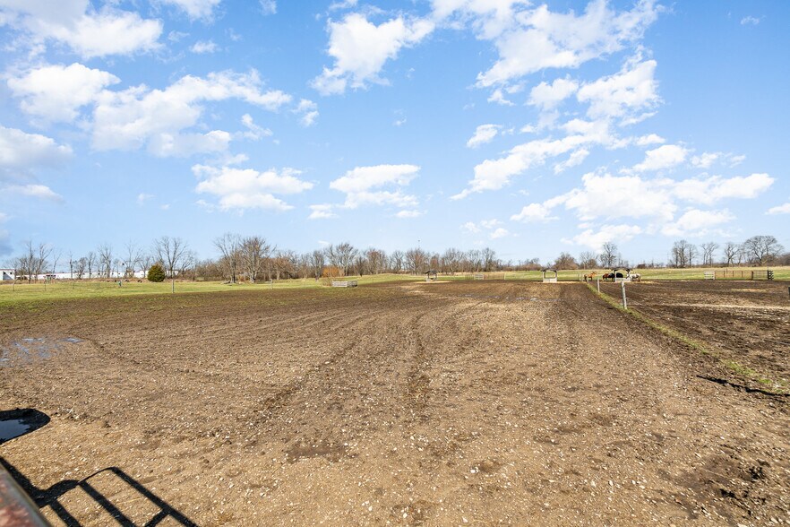 More Photos Of 7195 Singer Rd, Dayton Horse Stables For Sale