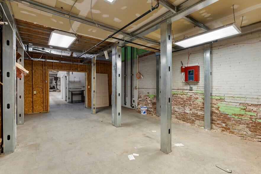 More Photos Of 200 E 2nd Ave, Rome Warehouse For Lease