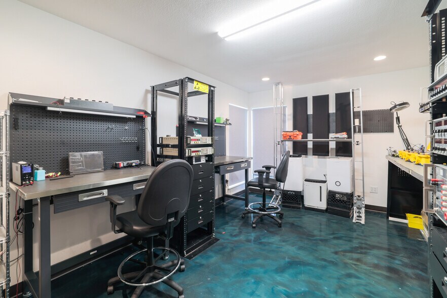 More Photos Of 13231 Rooster Springs Rd, Austin Office Residential For Sale
