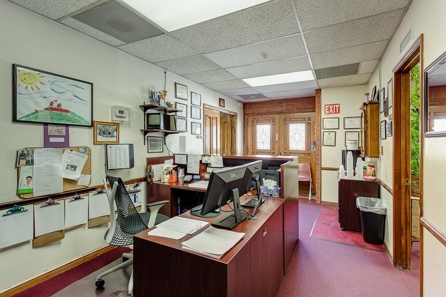 More Photos Of 8512 Whitworth Dr, Los Angeles Loft Creative Space For Sale