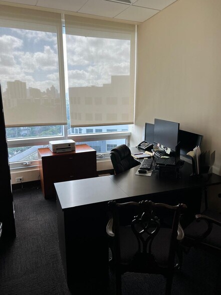 More Photos Of 20900 NE 30th Ave, Aventura Office Residential For Sale