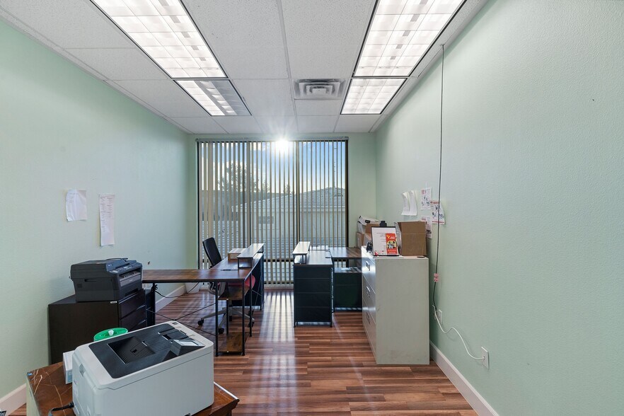 More Photos Of 3920-3930 E Patrick Ln, Las Vegas Loft Creative Space For Sale