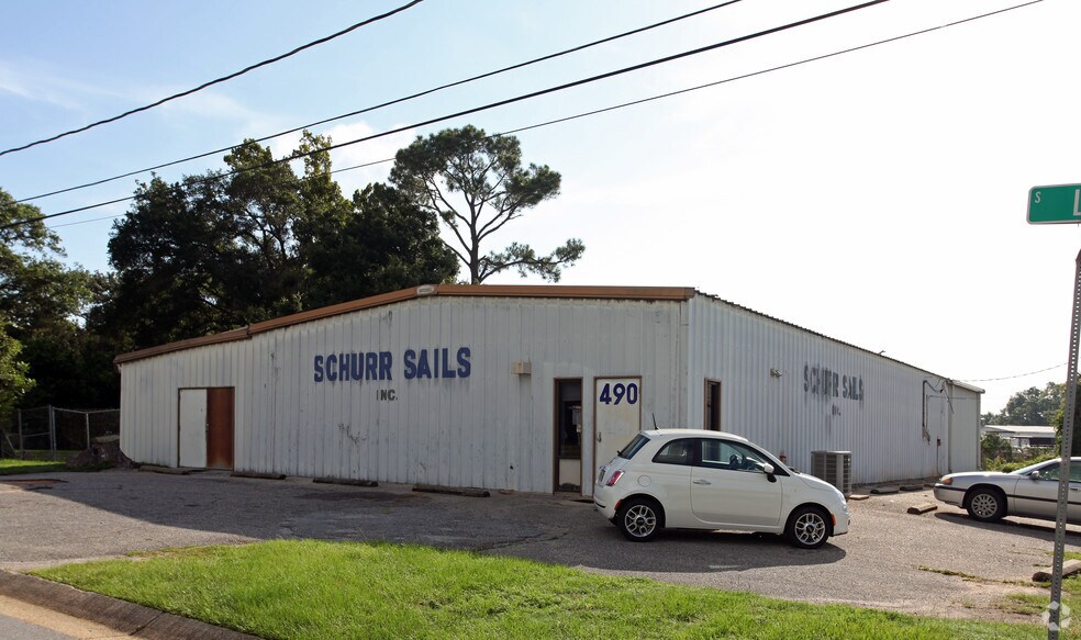 More Photos Of 490 S L St, Pensacola Service For Sale