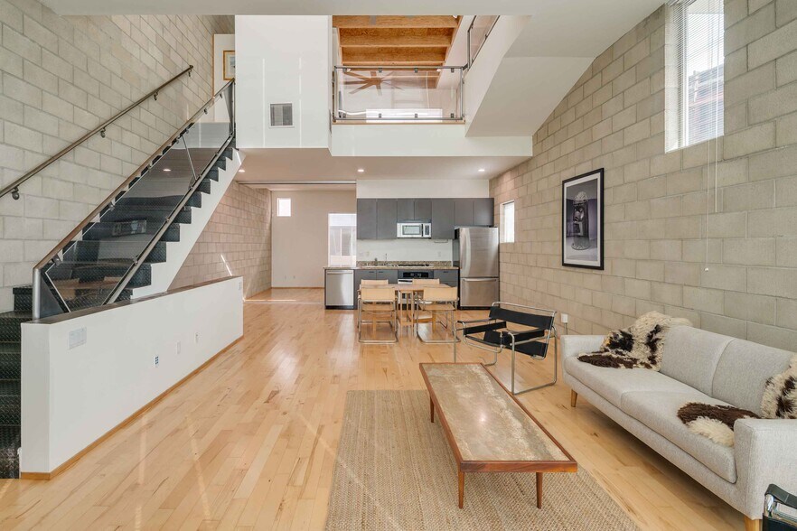 More Photos Of 717-743 N Highland Ave, Los Angeles Flex For Sale