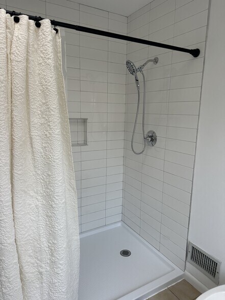 More Photos Of 270 North St, Cutchogue Office Residential For Lease