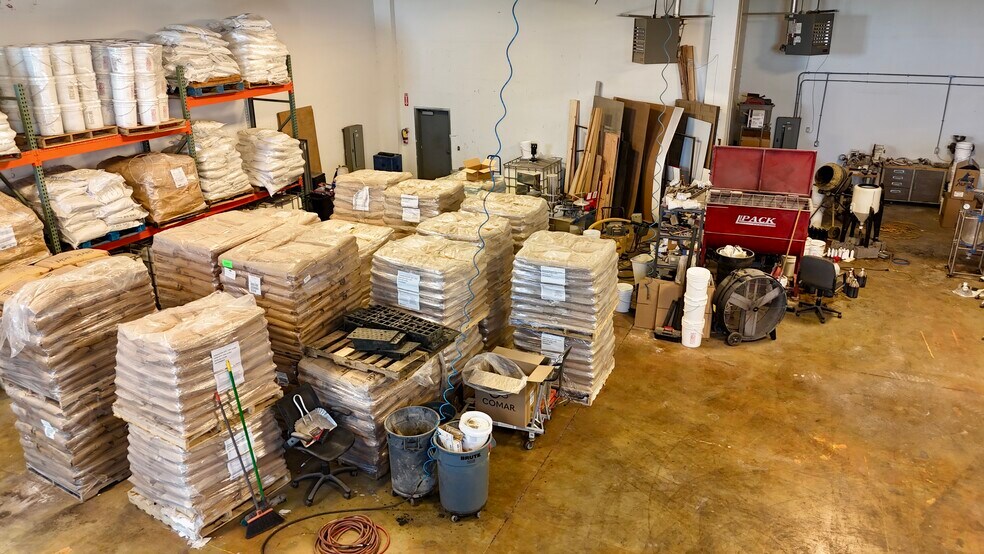 More Photos Of 190 N Cutler Dr, North Salt Lake Warehouse For Lease