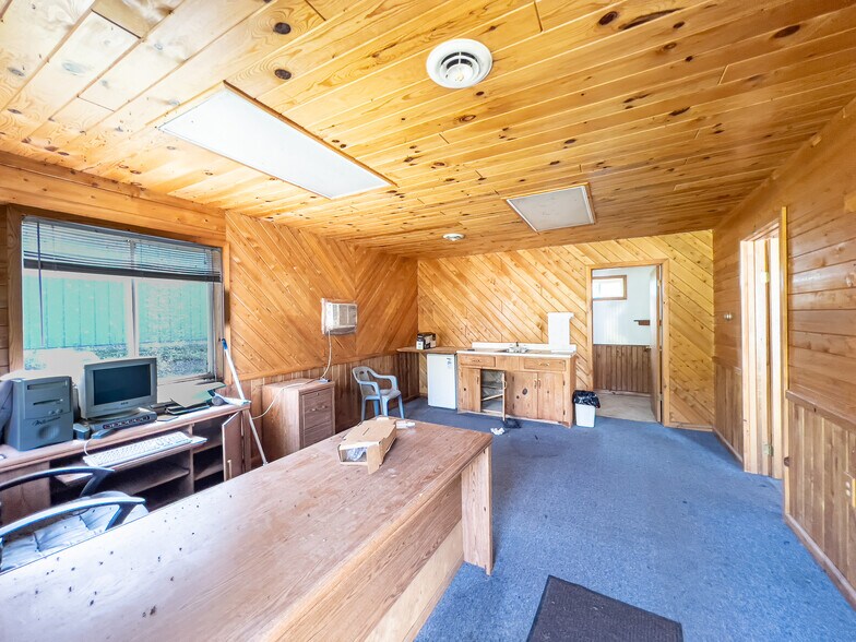 More Photos Of 11022 State Highway 122, Upson Warehouse For Sale