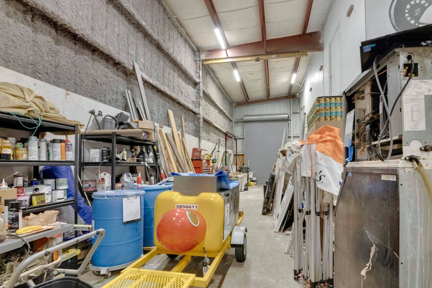 More Photos Of 10-14 W Illiana St, Orlando Warehouse For Sale