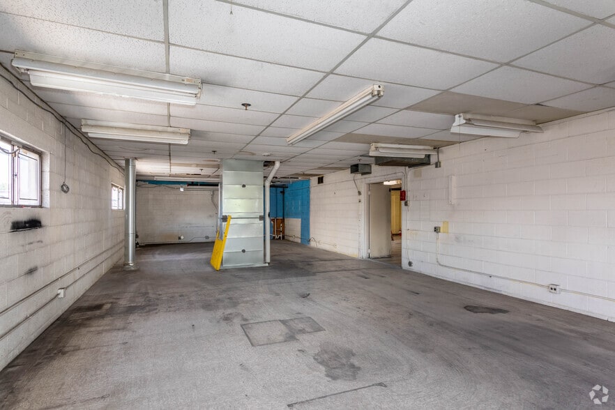 More Photos Of 2403 Champa St, Denver General Retail For Sale