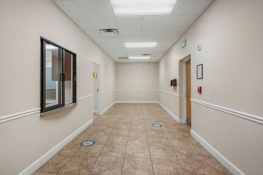 More Photos Of 1713 US Highway 441 N, Okeechobee Medical For Sale