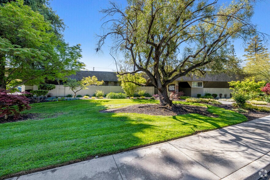 Primary Photo Of 1000 Delbon Ave, Turlock Medical For Lease