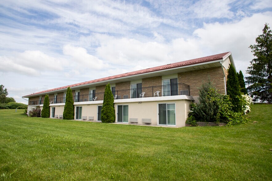 More Photos Of 8500 Road 164, Listowel Hotel For Sale