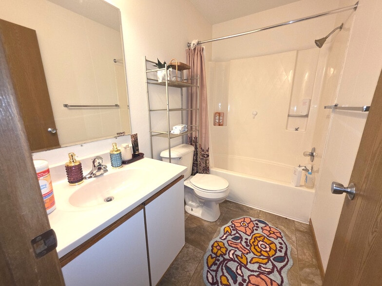 More Photos Of 835 Driftwood Dr, Saint Cloud Apartments For Sale