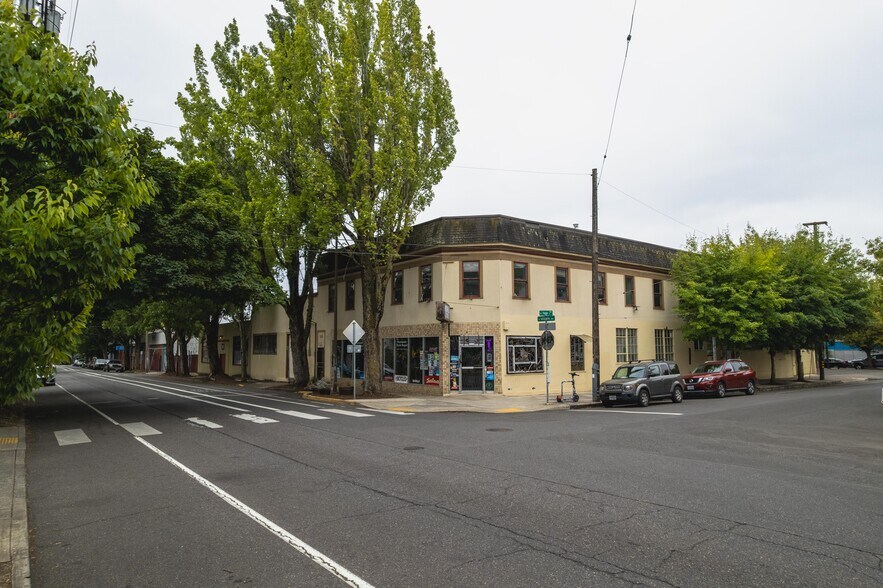 More Photos Of 2249 N Williams Ave, Portland Warehouse For Lease