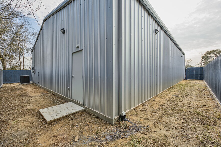 More Photos Of 4104 Dawn St, Houston Warehouse For Lease