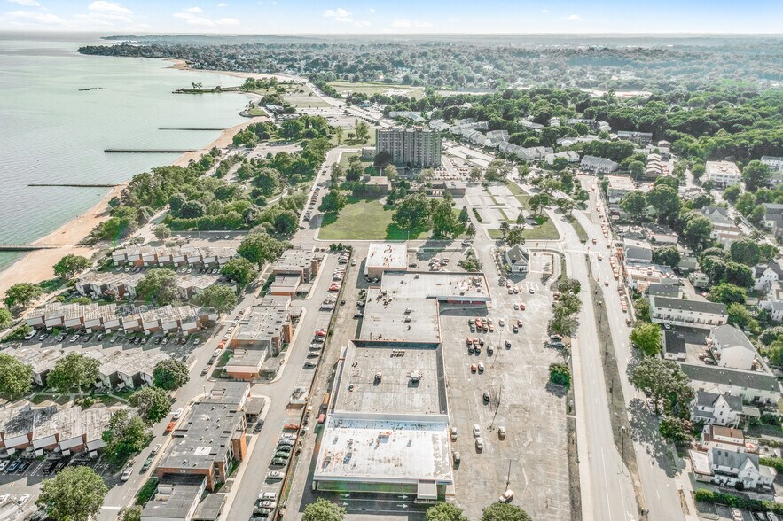 More Photos Of 200-250 Captain Thomas Blvd, West Haven Storefront For Sale