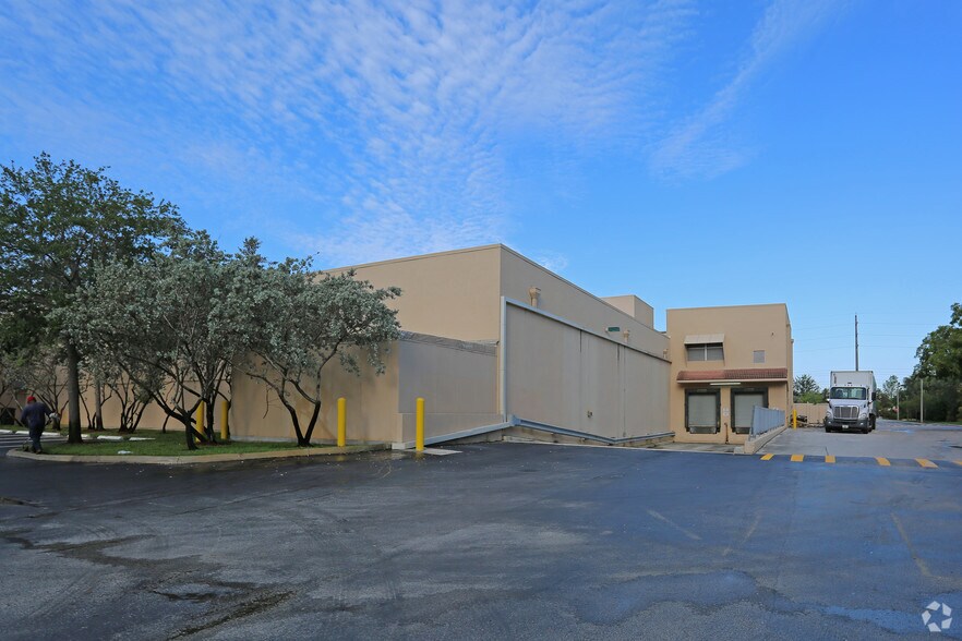 More Photos Of 17051-17173 Miramar Pky, Miramar Storefront For Lease