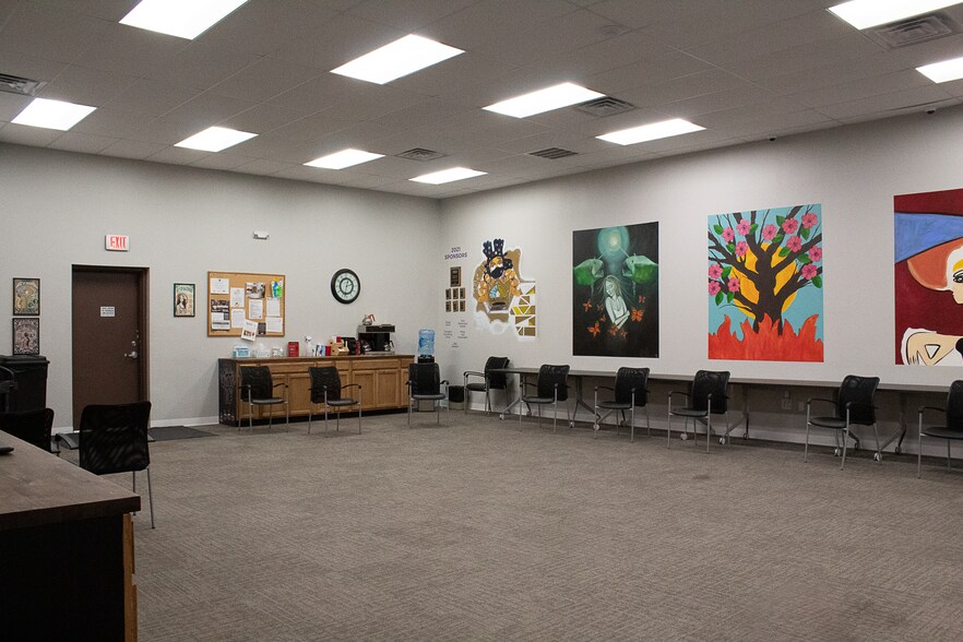 More Photos Of 1500 N Ruddell St, Denton Office Residential For Sale