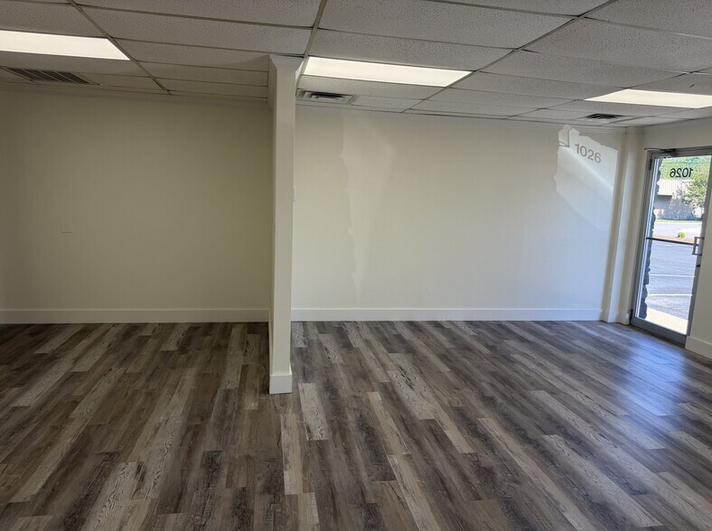 More Photos Of 1020-1042 Commerce Blvd, Pelham Flex For Lease