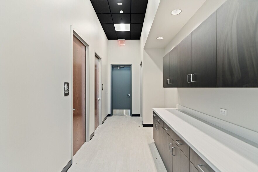 More Photos Of 11708 McAngus Rd, Del Valle Unknown For Lease