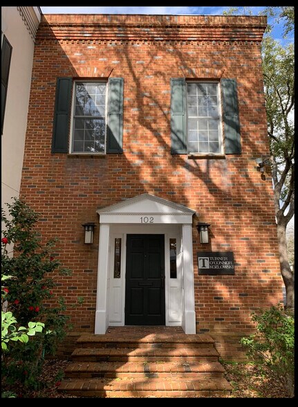 More Photos Of 102-106 NW 2nd Ave, Gainesville Office For Lease