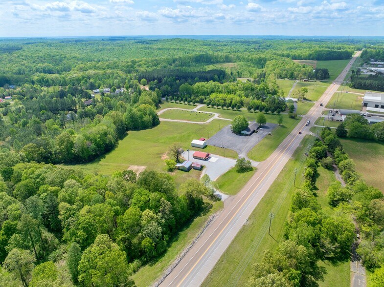 More Photos Of 2598 Tennessee Ave N, Parsons Storefront For Sale