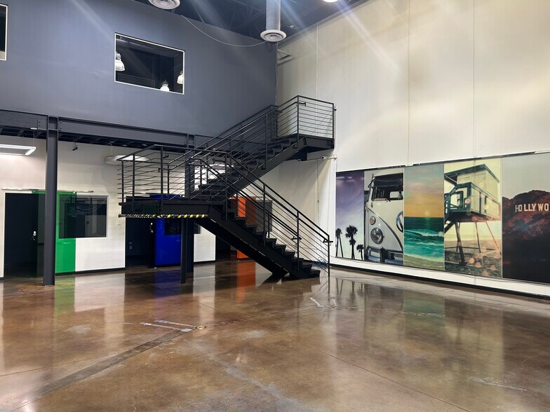 More Photos Of 15131 Woodlawn Ave, Tustin Flex For Sale
