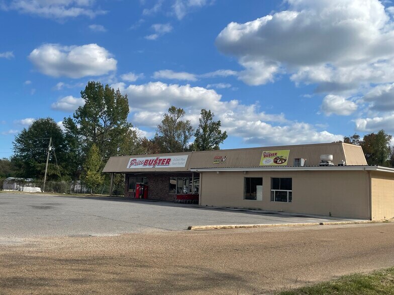 More Photos Of 1175 E Third St, Forest Storefront For Lease