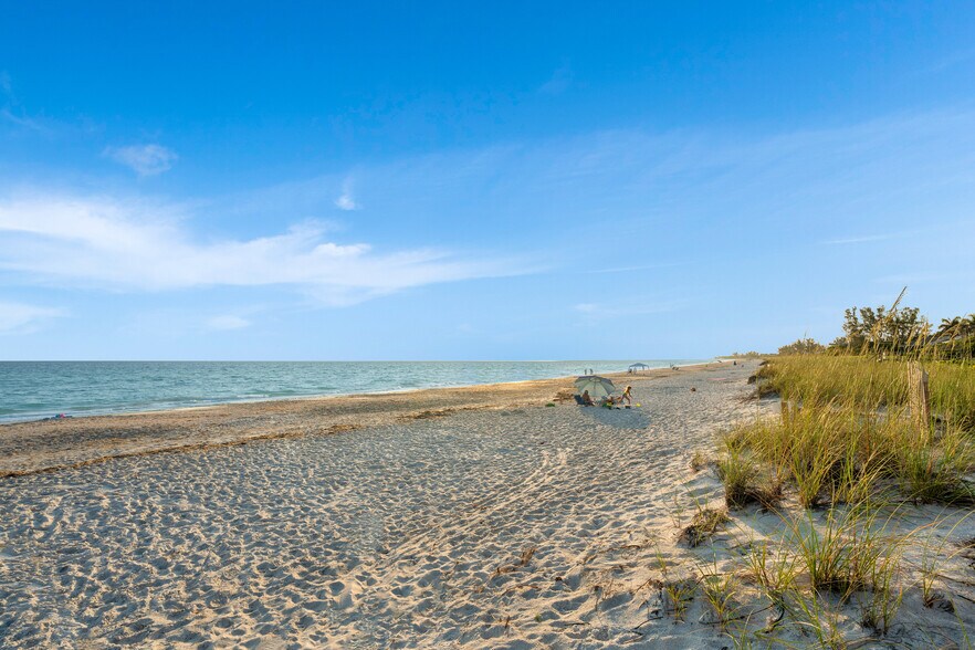 More Photos Of 571 Saint Judes Dr, Longboat Key Apartments For Sale