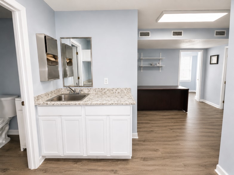 More Photos Of 1720 Glenwood Ave N, Minneapolis Apartments For Sale