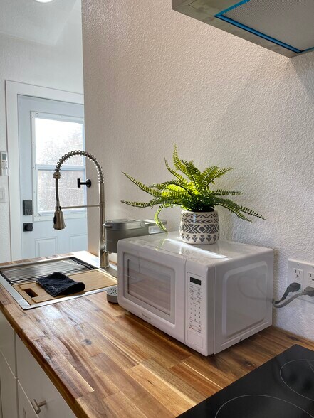 More Photos Of 99 Bartlett St, Reno Apartments For Sale