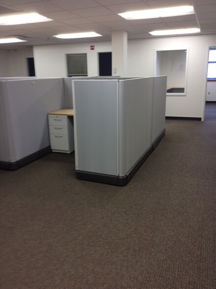 More Photos Of 5 Community Dr, Augusta Office For Sale