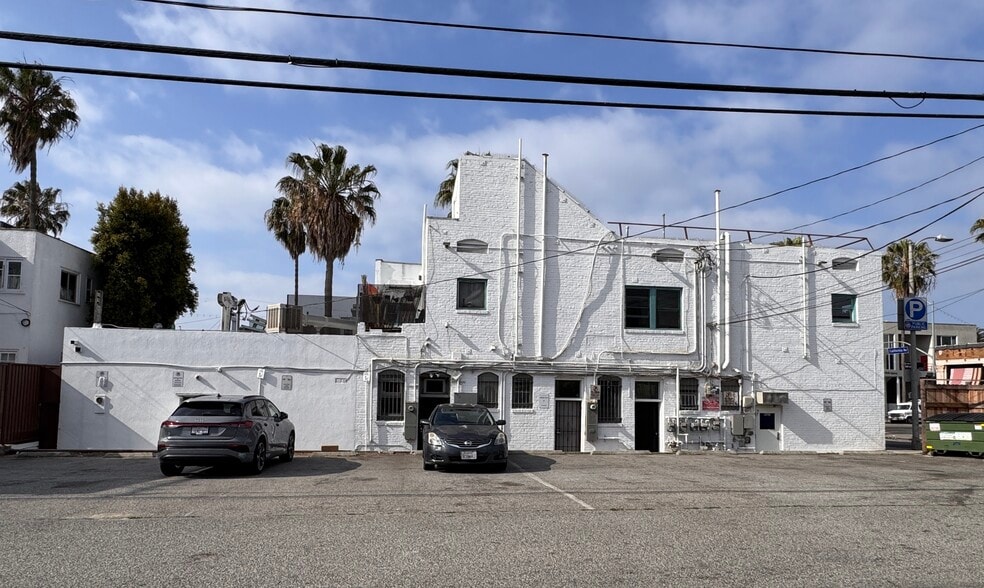 More Photos Of 1401-1411 Abbot Kinney Blvd, Venice Office For Lease