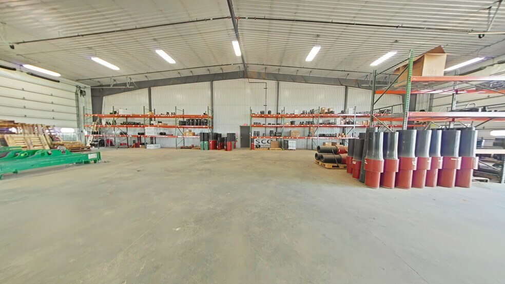 More Photos Of 603 Well St, Williston Warehouse For Sale