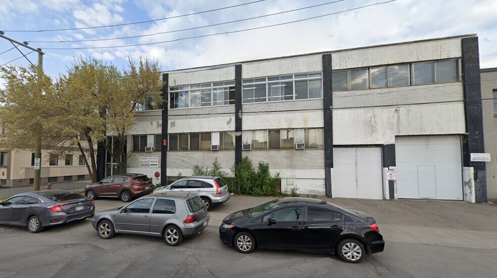 Primary Photo Of 255 Av Dunbar, Mont-Royal Warehouse For Lease