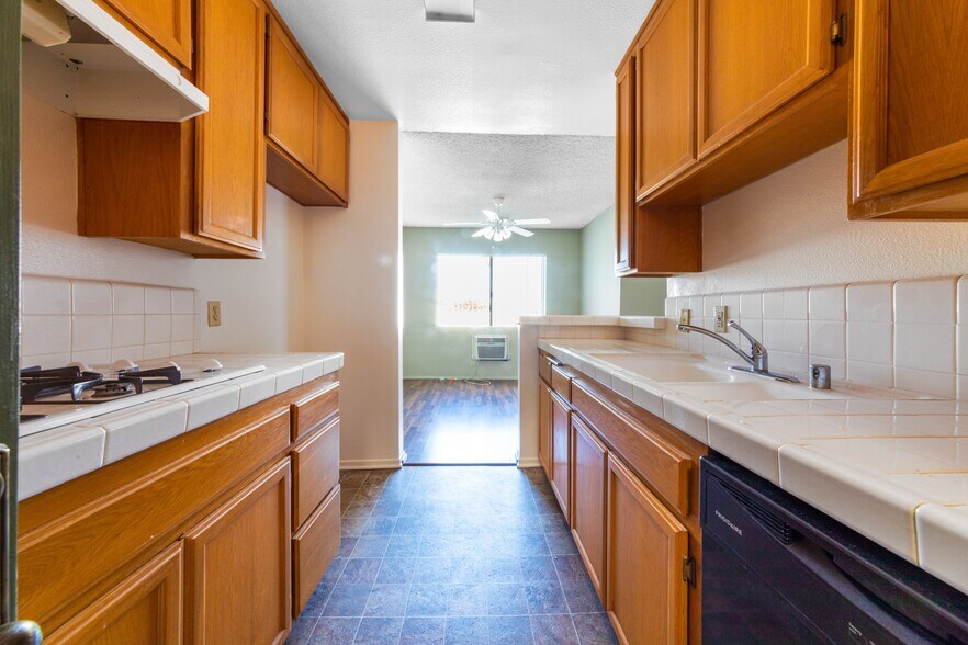 More Photos Of 13951 Moorpark St, Sherman Oaks Apartments For Sale