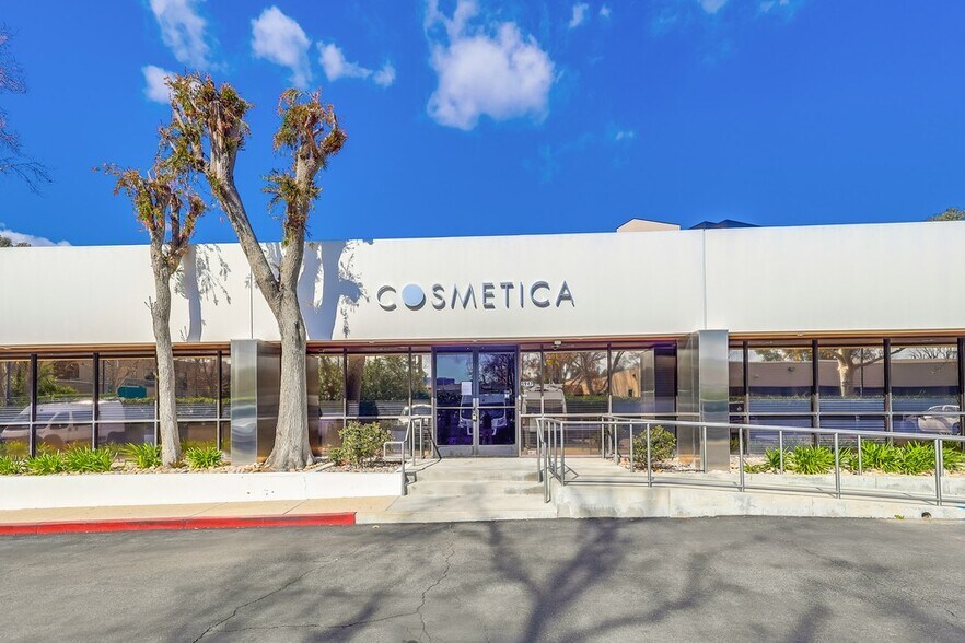 More Photos Of 5947-5951 Variel Ave, Woodland Hills Office For Sale