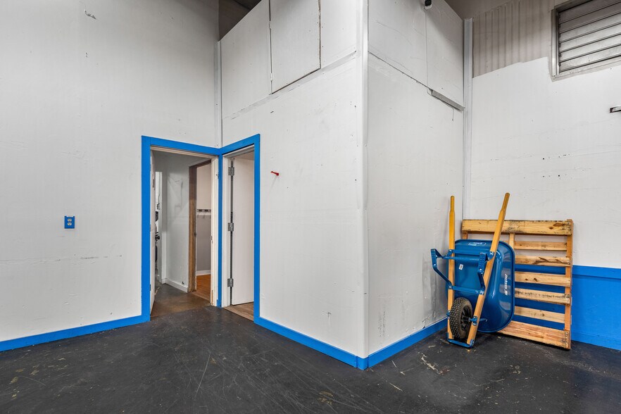 More Photos Of 1033 Avenue D, Snohomish Storefront For Lease