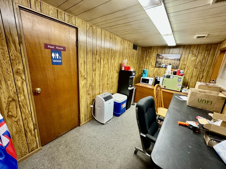 More Photos Of 2085 Clinton St, West Seneca Auto Repair For Sale