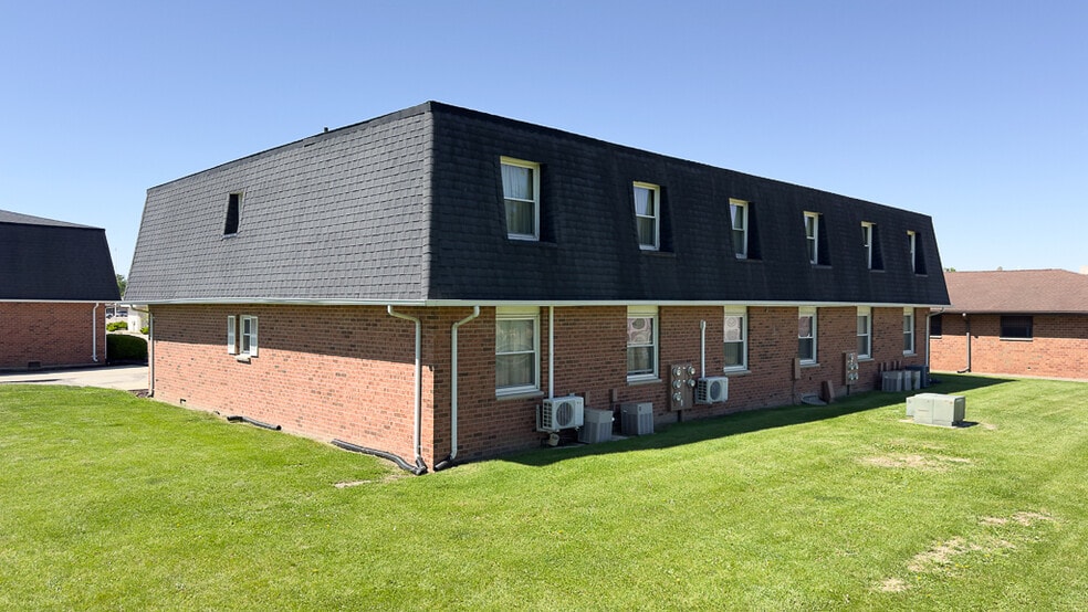 More Photos Of 2 Michael St, Streator Apartments For Sale