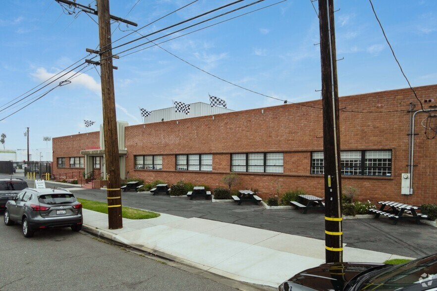 More Photos Of 610 Lairport St, El Segundo Warehouse For Sale