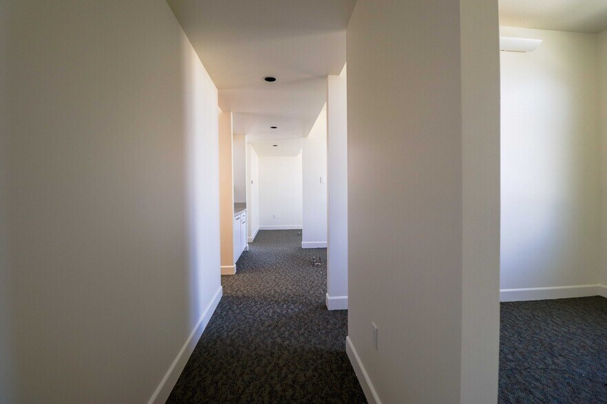 More Photos Of 1005 S 76th Ave, Omaha Medical For Lease