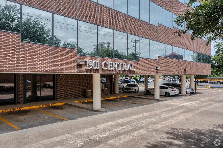 More Photos Of 1901 N Central Expy, Richardson Office For Lease