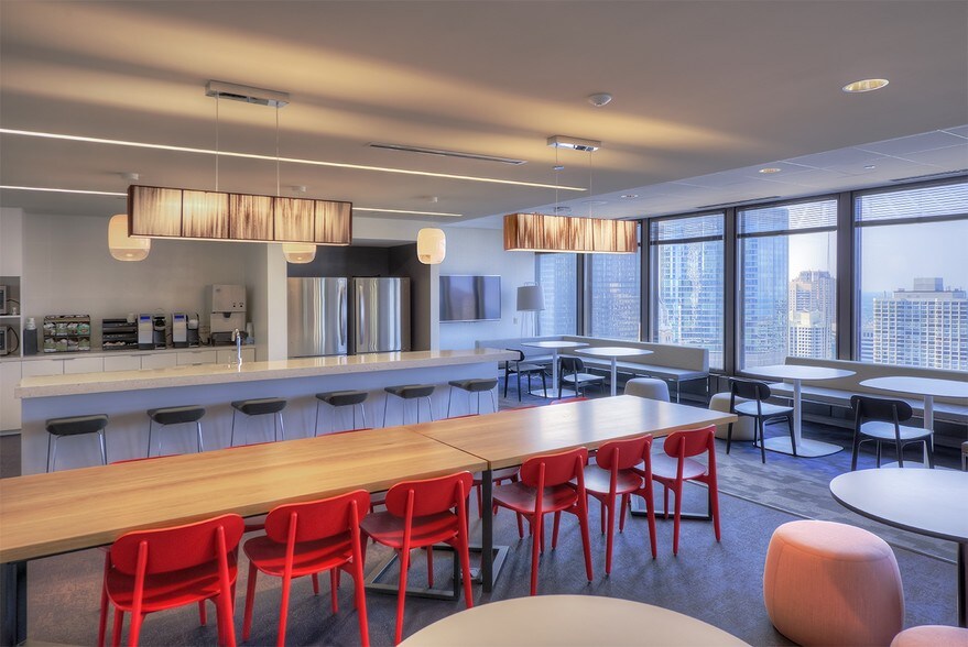 More Photos Of 205 N Michigan Ave, Chicago Office For Lease