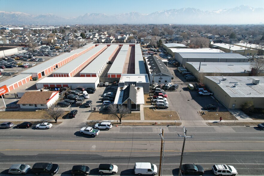 More Photos Of 2965 S 3600 W, Salt Lake City Service For Sale